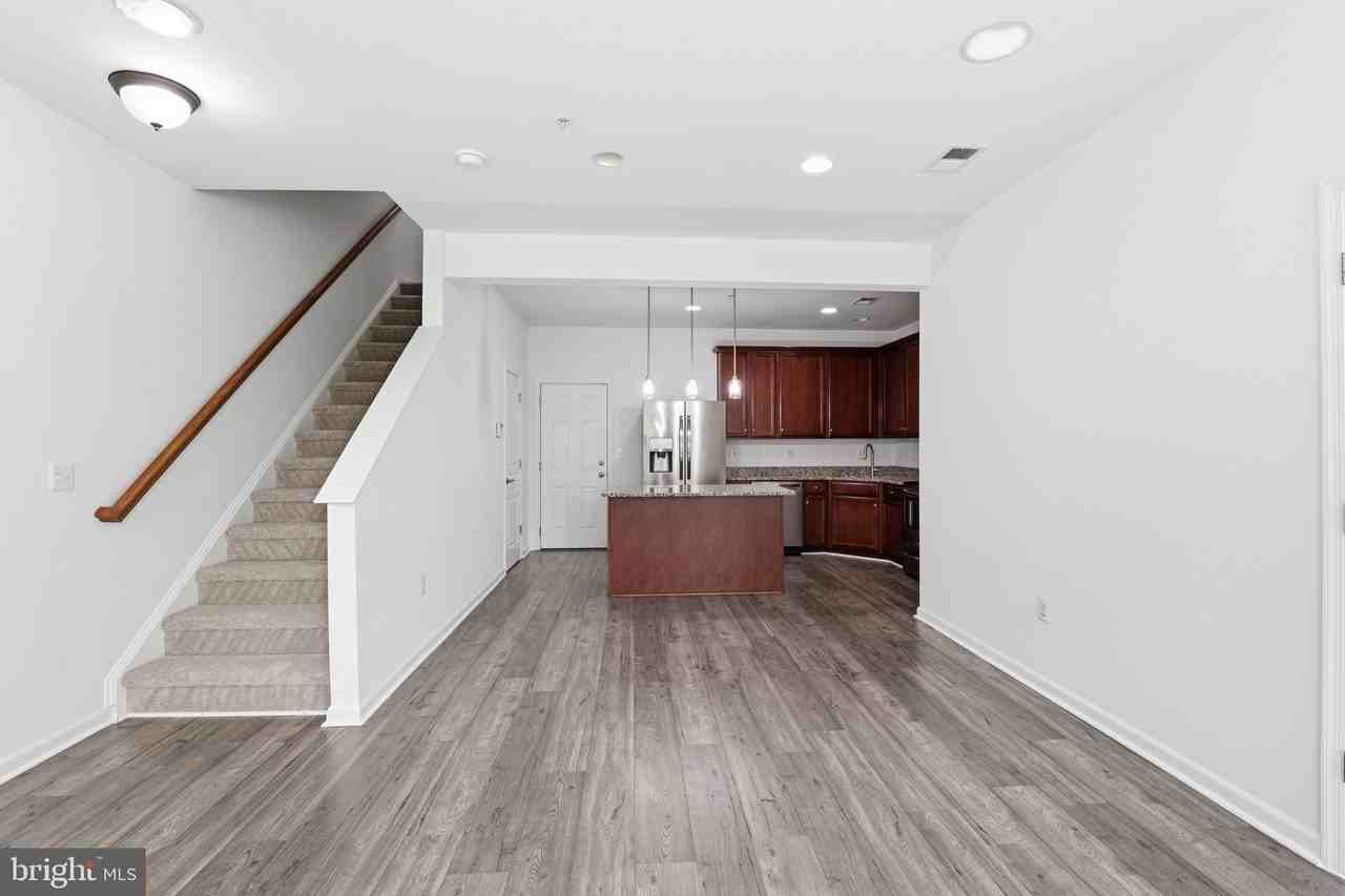 14814 Mason Creek Cir - Photo 4 of 30