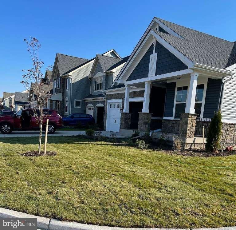 725 Coastal Ave - Photo 2 of 9