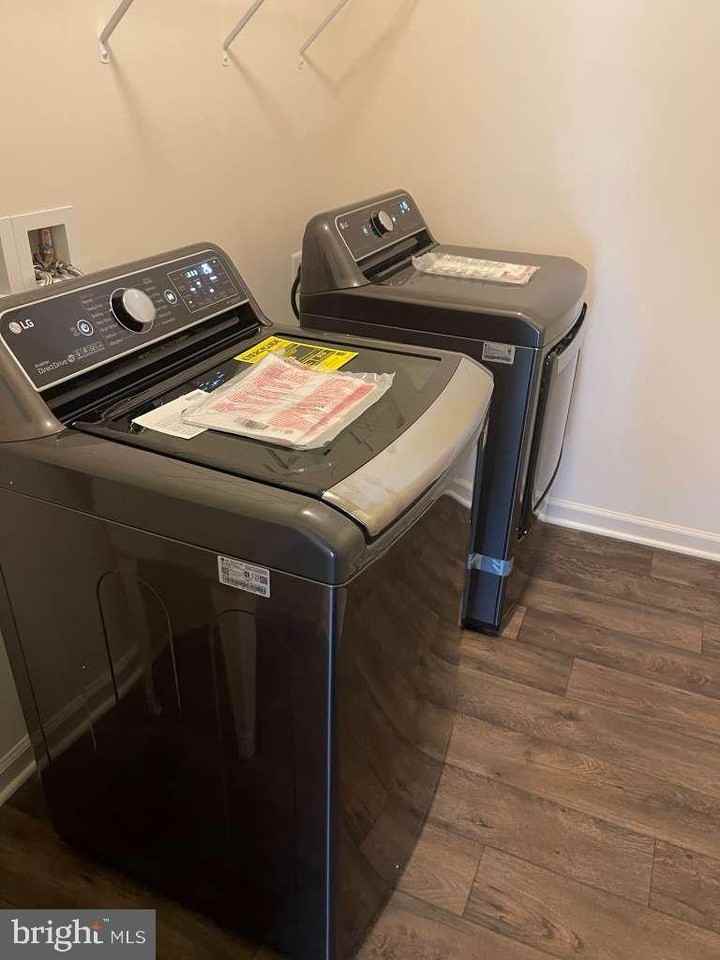 725 Coastal Ave - Photo 4 of 9