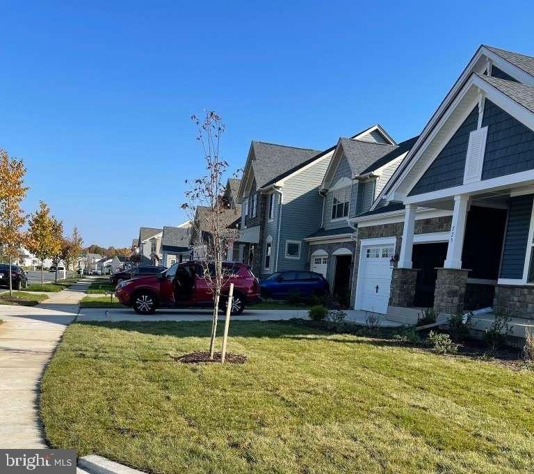 725 Coastal Ave - Photo 6 of 9