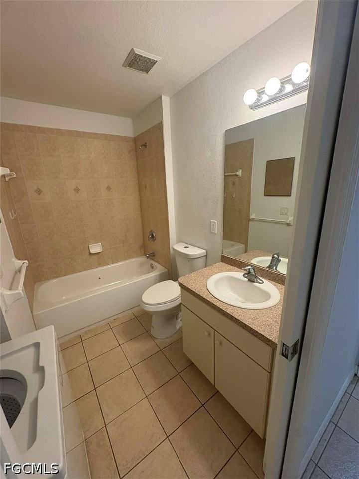 1002 W 12th St - Photo 3 of 17