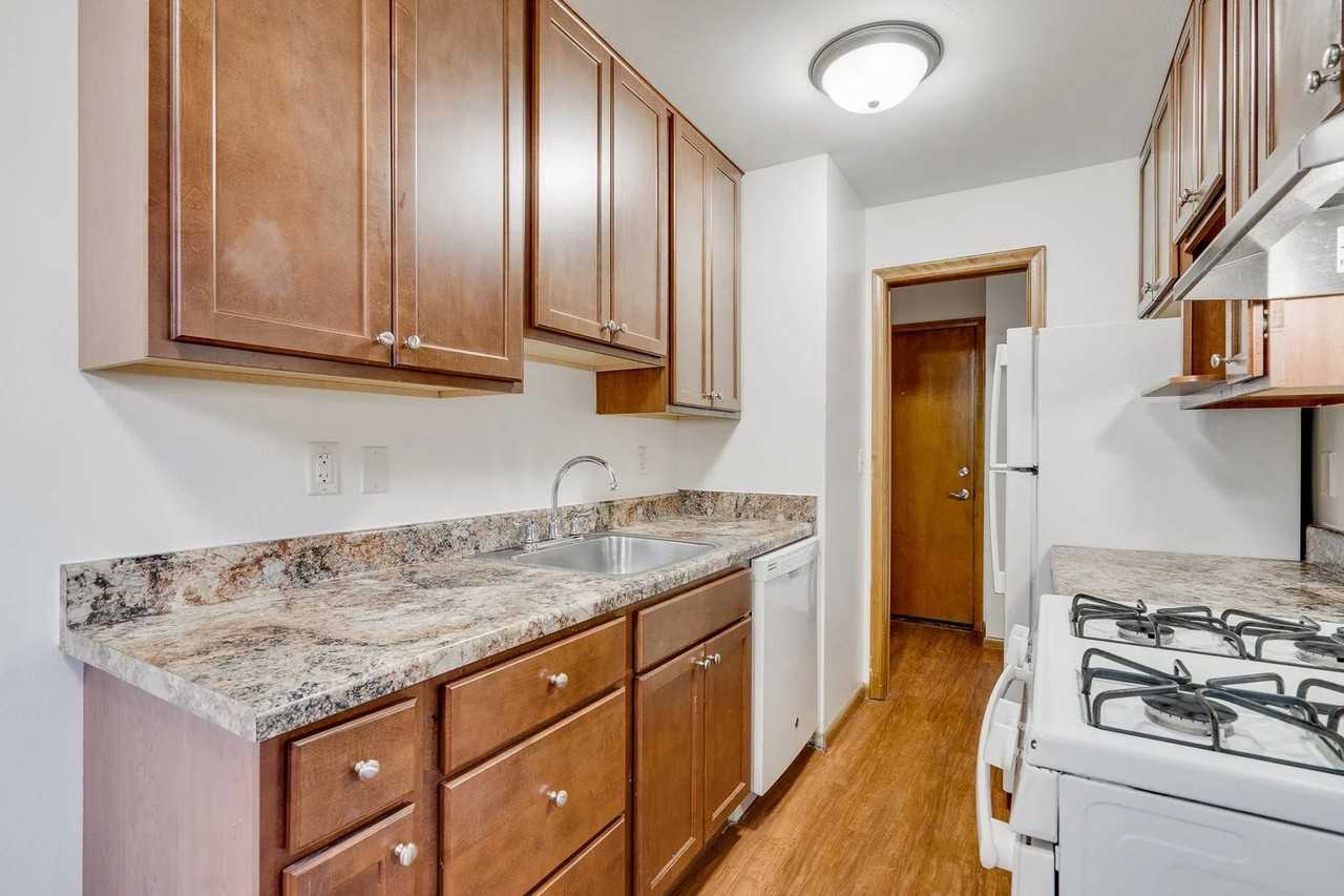 Aldrich Ave Apartments - Photo 4 of 15