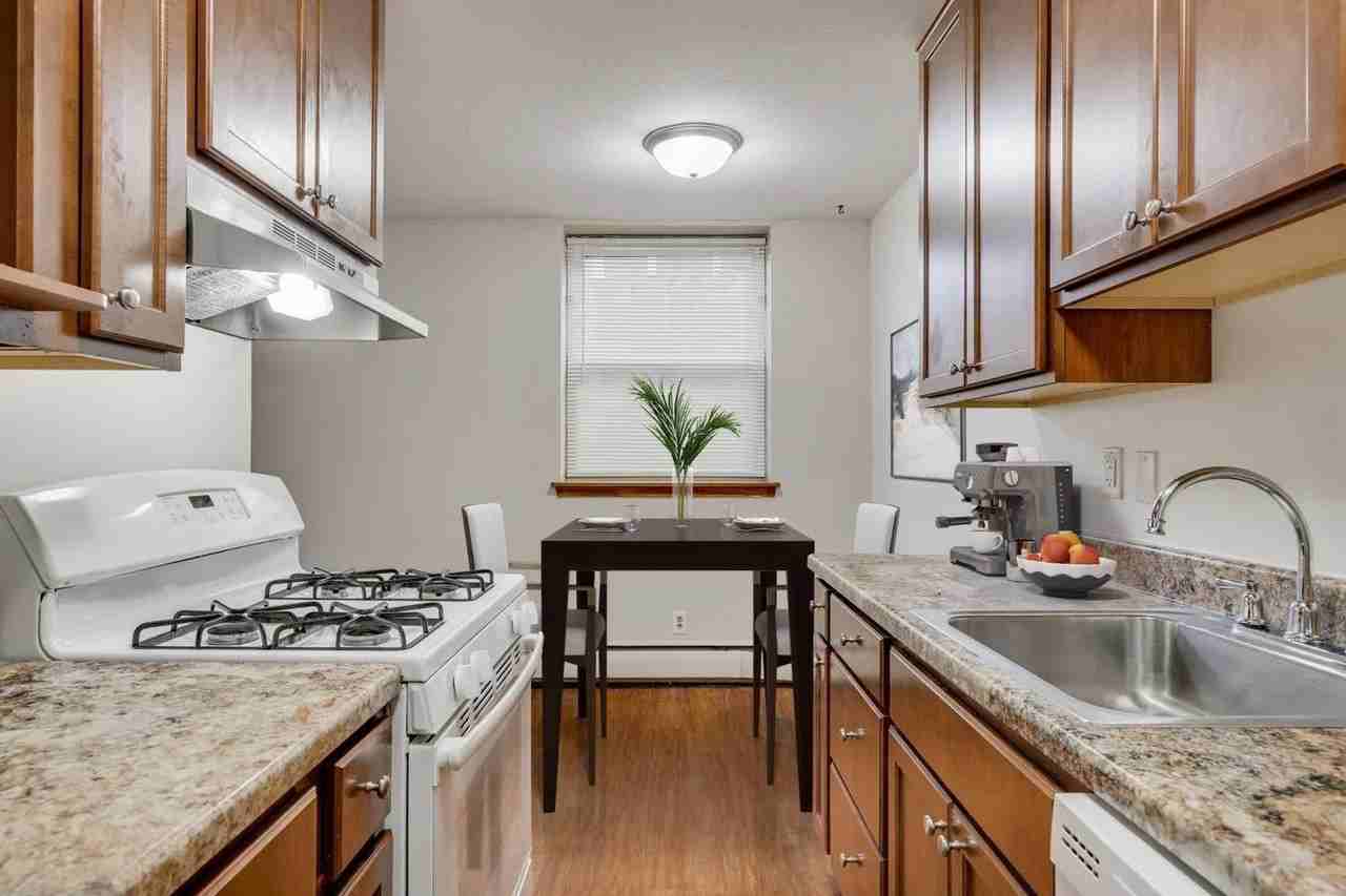 Aldrich Ave Apartments - Photo 5 of 15