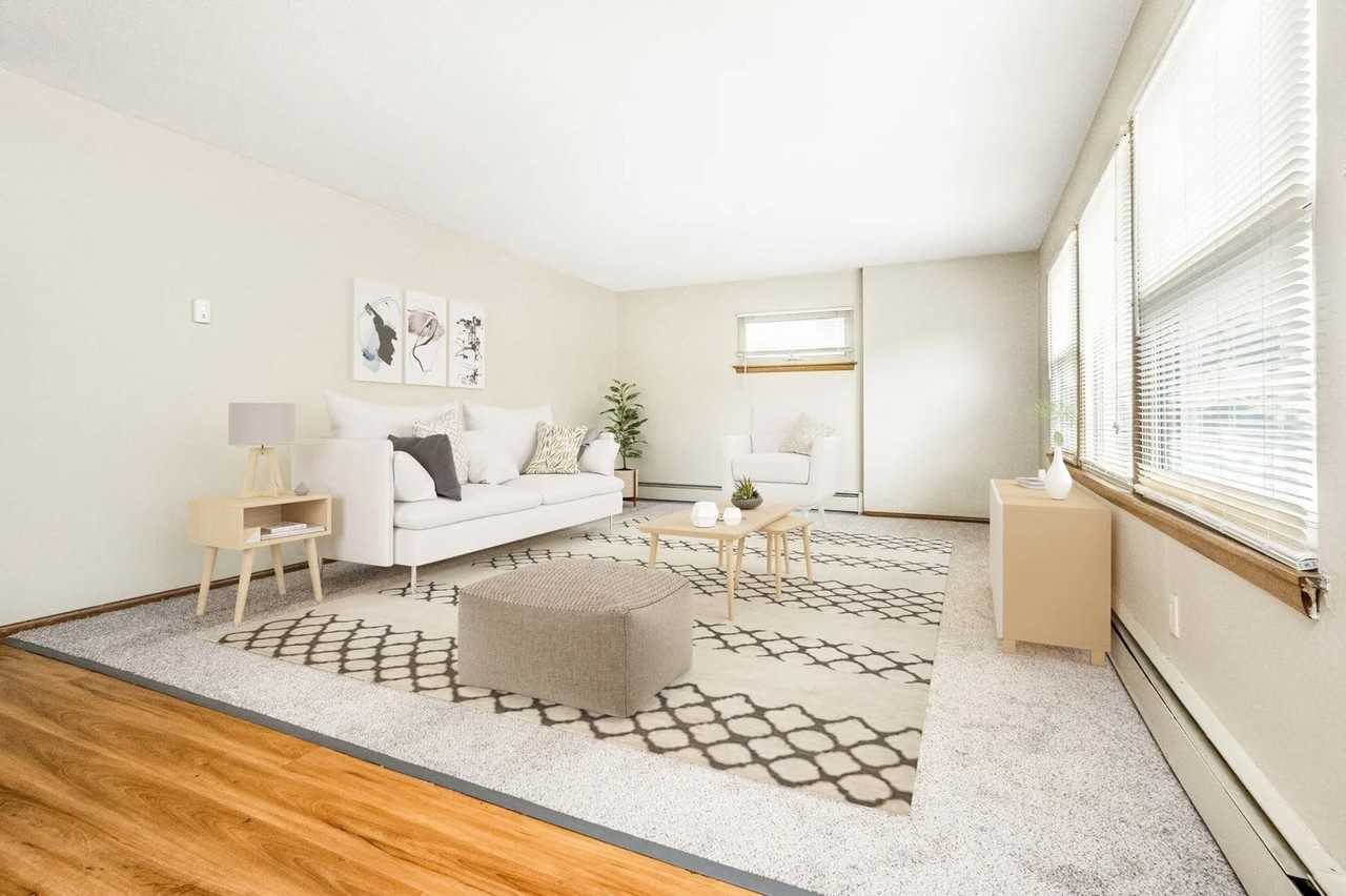 Bryant Ave Apartments | 2300 - Photo 2 of 20