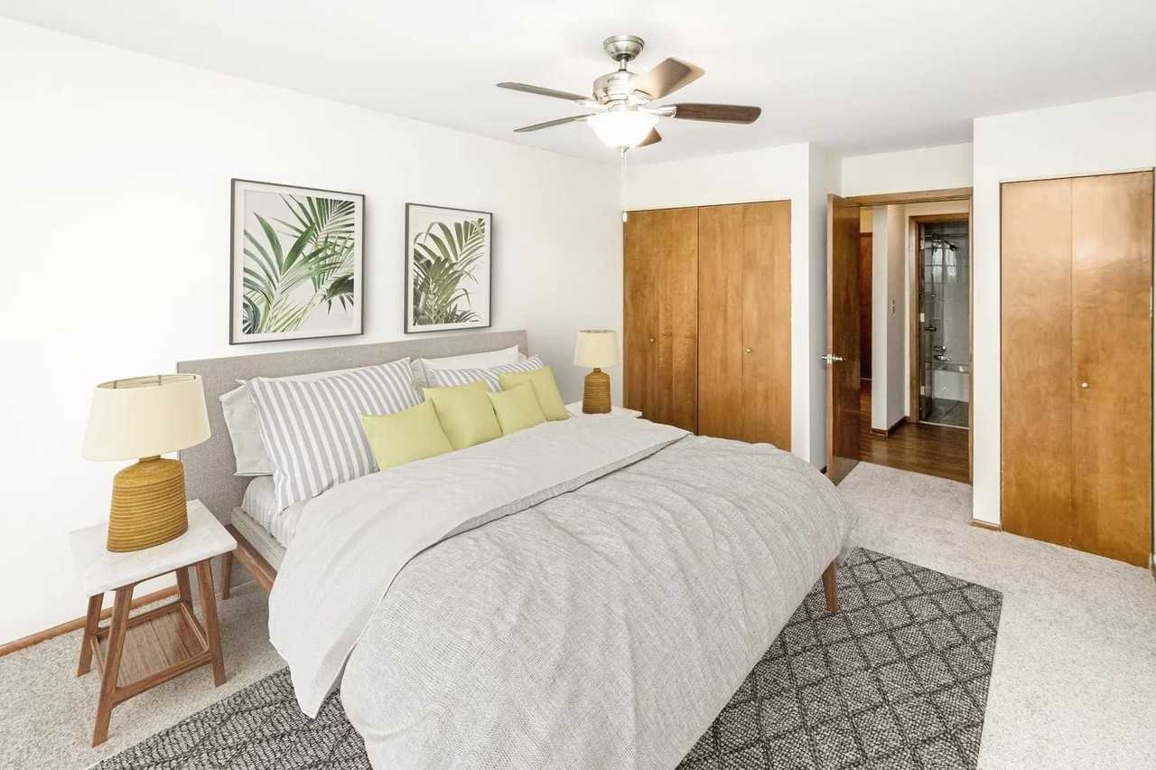 Bryant Ave Apartments | 2300 - Photo 4 of 20