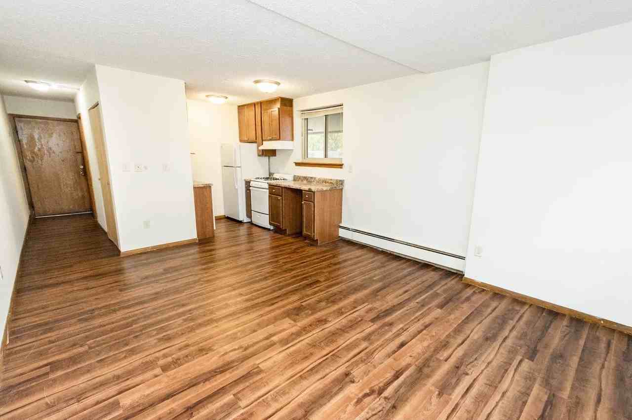 Bryant Ave Apartments | 2300 - Photo 6 of 20