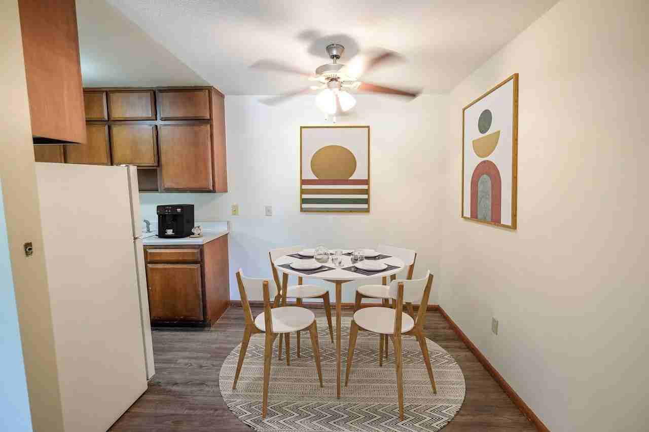 Bryant Ave Apartments | 2550 - Photo 5 of 24