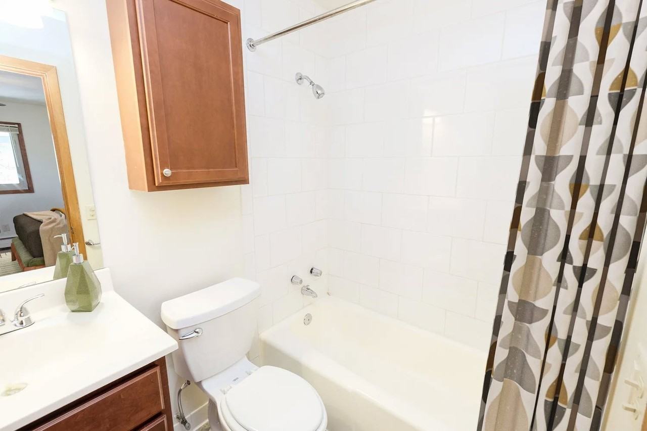 Bryant Ave Apartments | 3013 - Photo 7 of 19