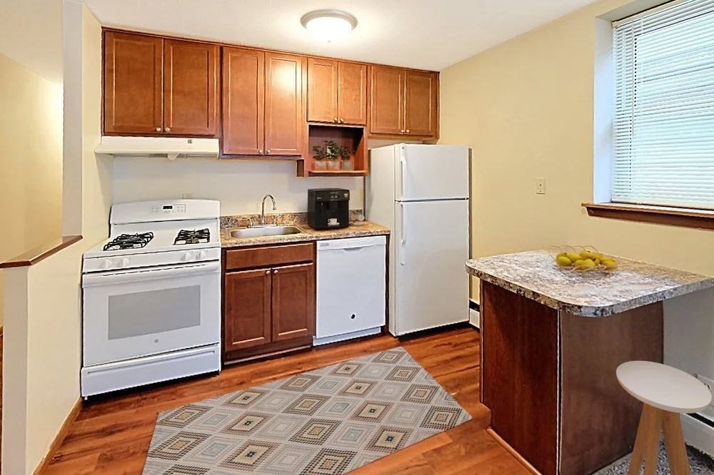 Bryant Ave Apartments | 3432 - Photo 4 of 11