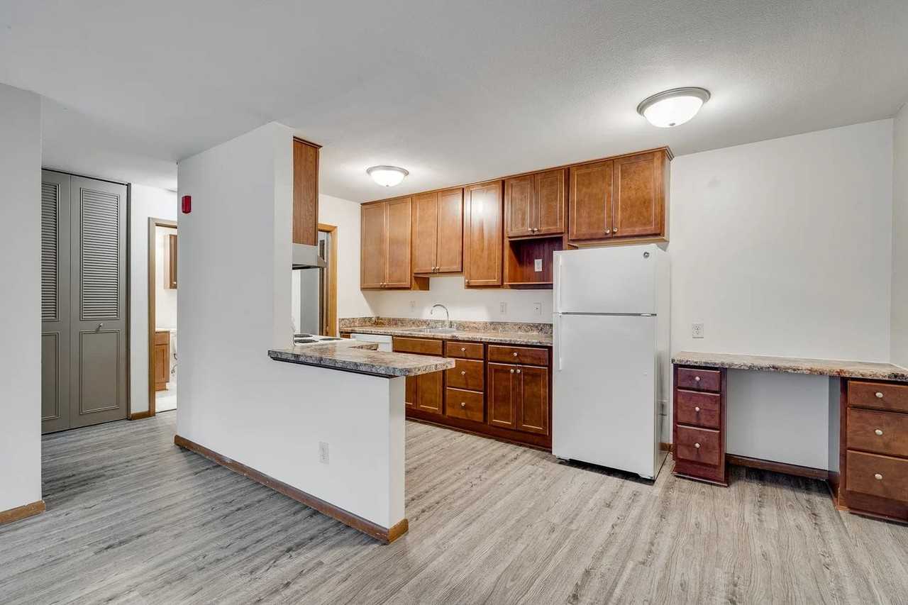 Bryant Manor - Photo 2 of 31