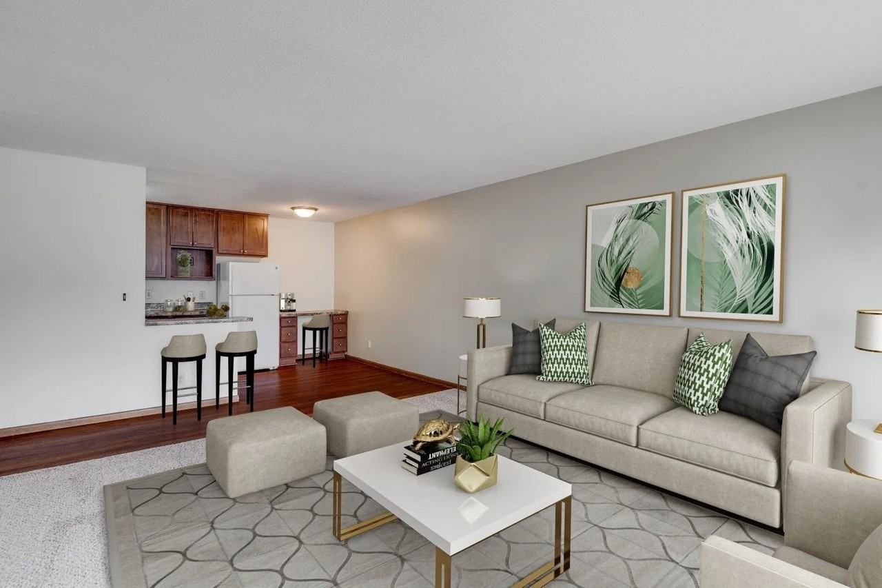 Bryant Manor - Photo 3 of 31