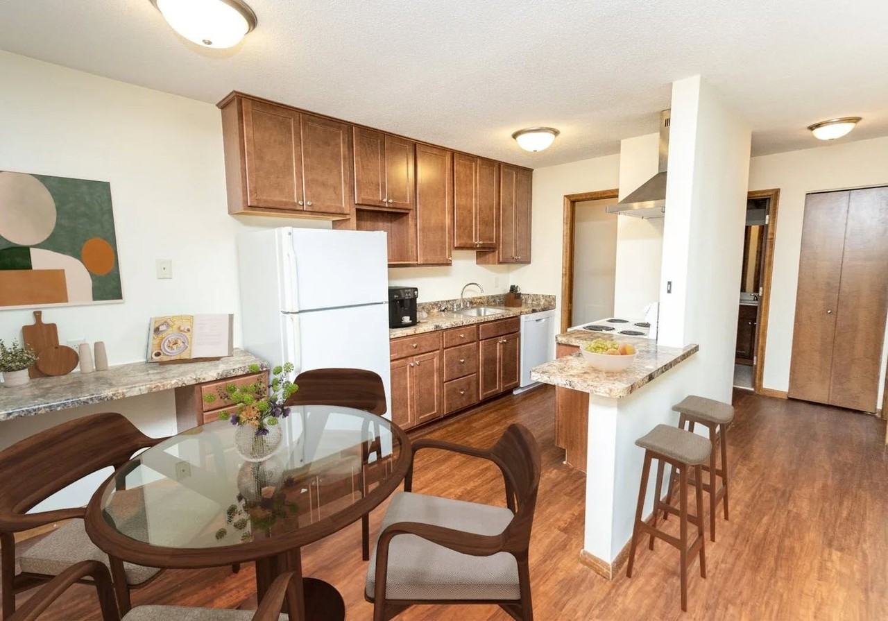 Colfax Manor - Photo 3 of 25