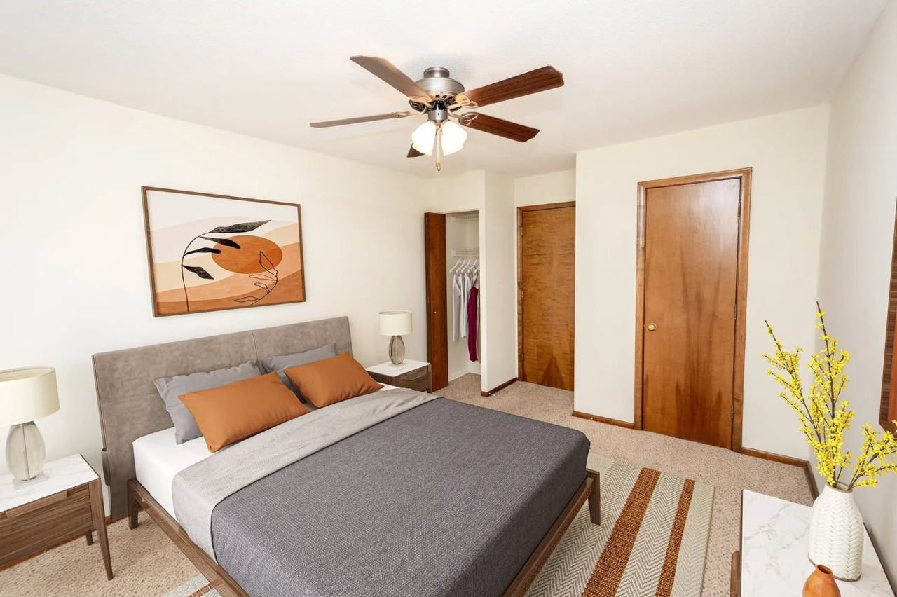 Colfax Manor - Photo 5 of 25