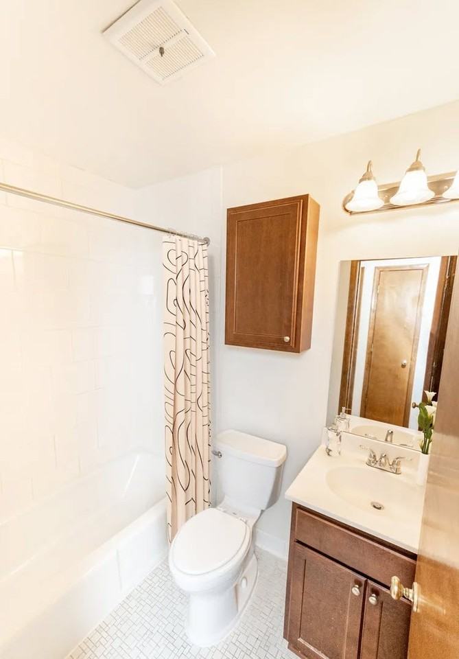 Colfax Manor - Photo 6 of 25