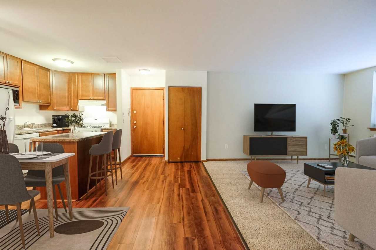 Dupont Ave Apartments | 3040 - Photo 3 of 18