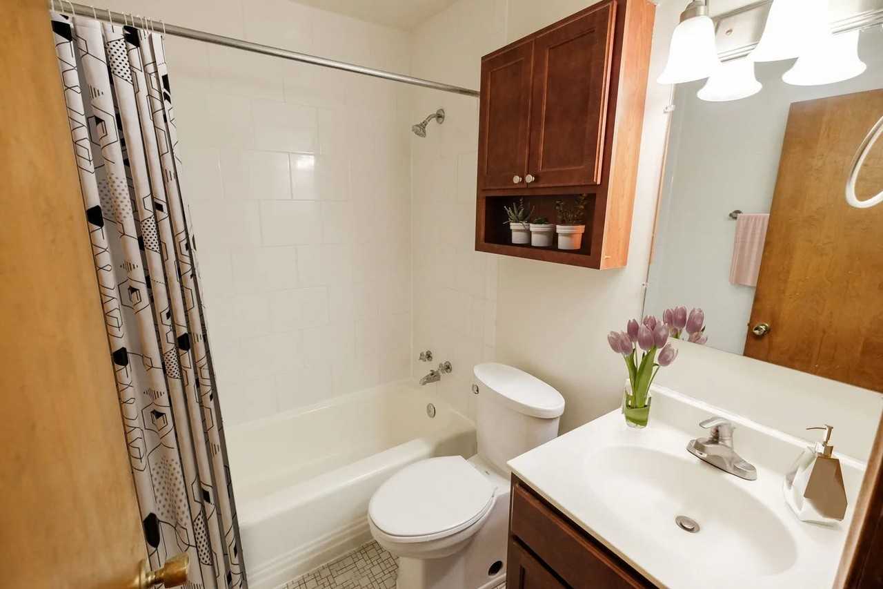 Dupont Ave Apartments | 3040 - Photo 7 of 18