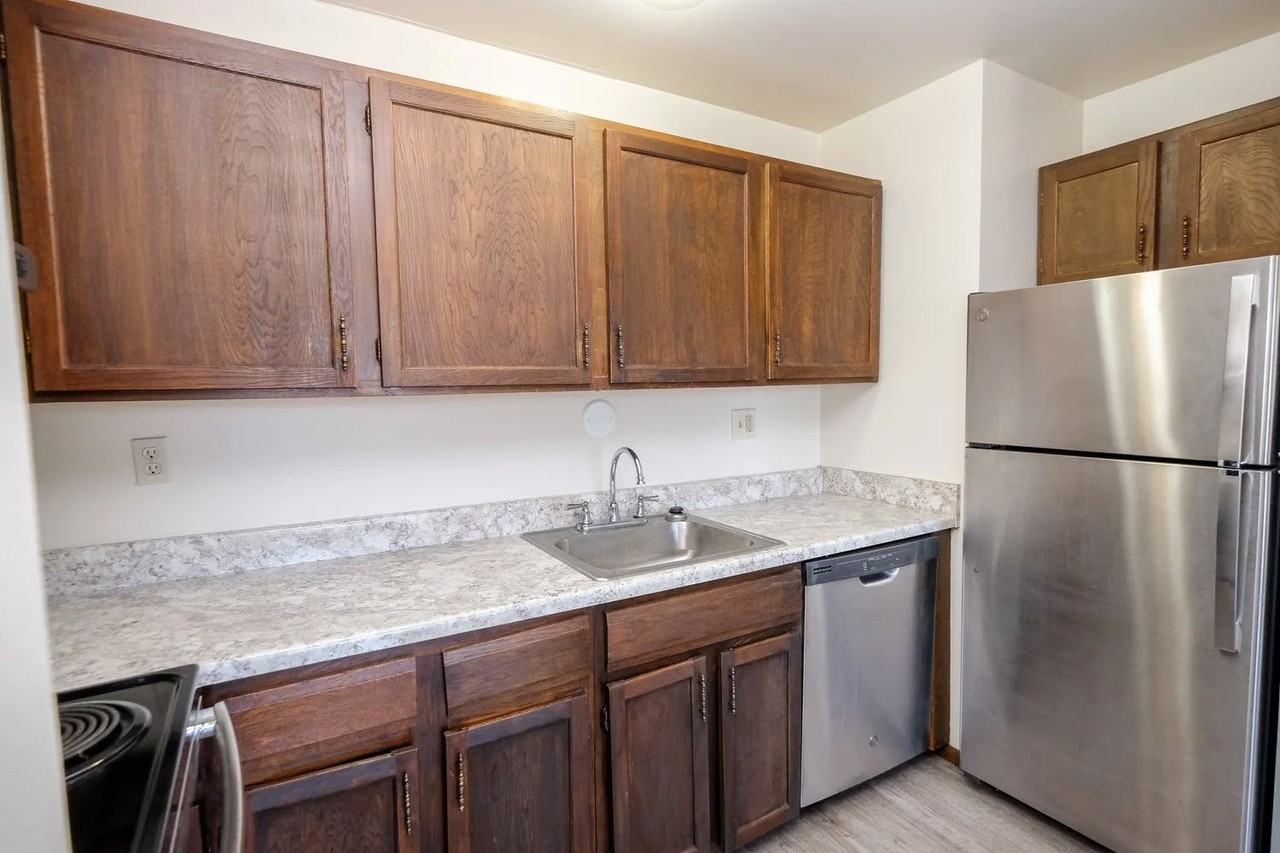 Dupont Ave Apartments | 3513 - Photo 3 of 18