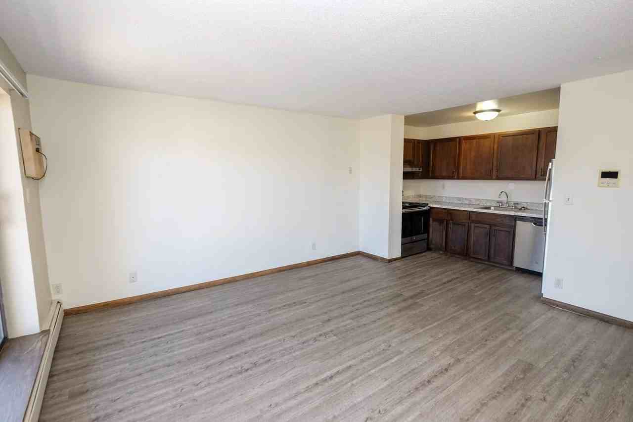 Dupont Ave Apartments | 3513 - Photo 4 of 18