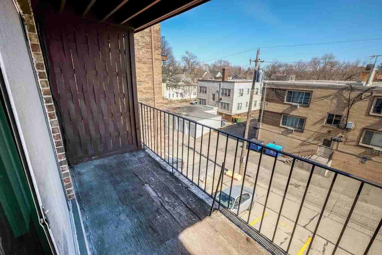 Dupont Ave Apartments | 3513 - Photo 7 of 18