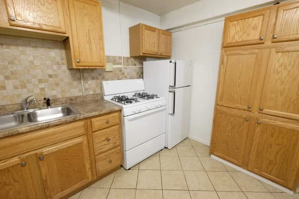 Emerson Apartments - Photo 5 of 20