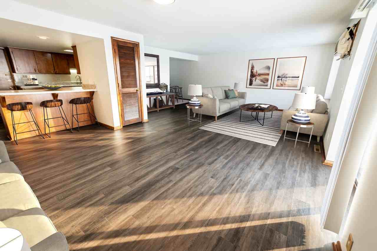 Greenwood Manor - Photo 3 of 29