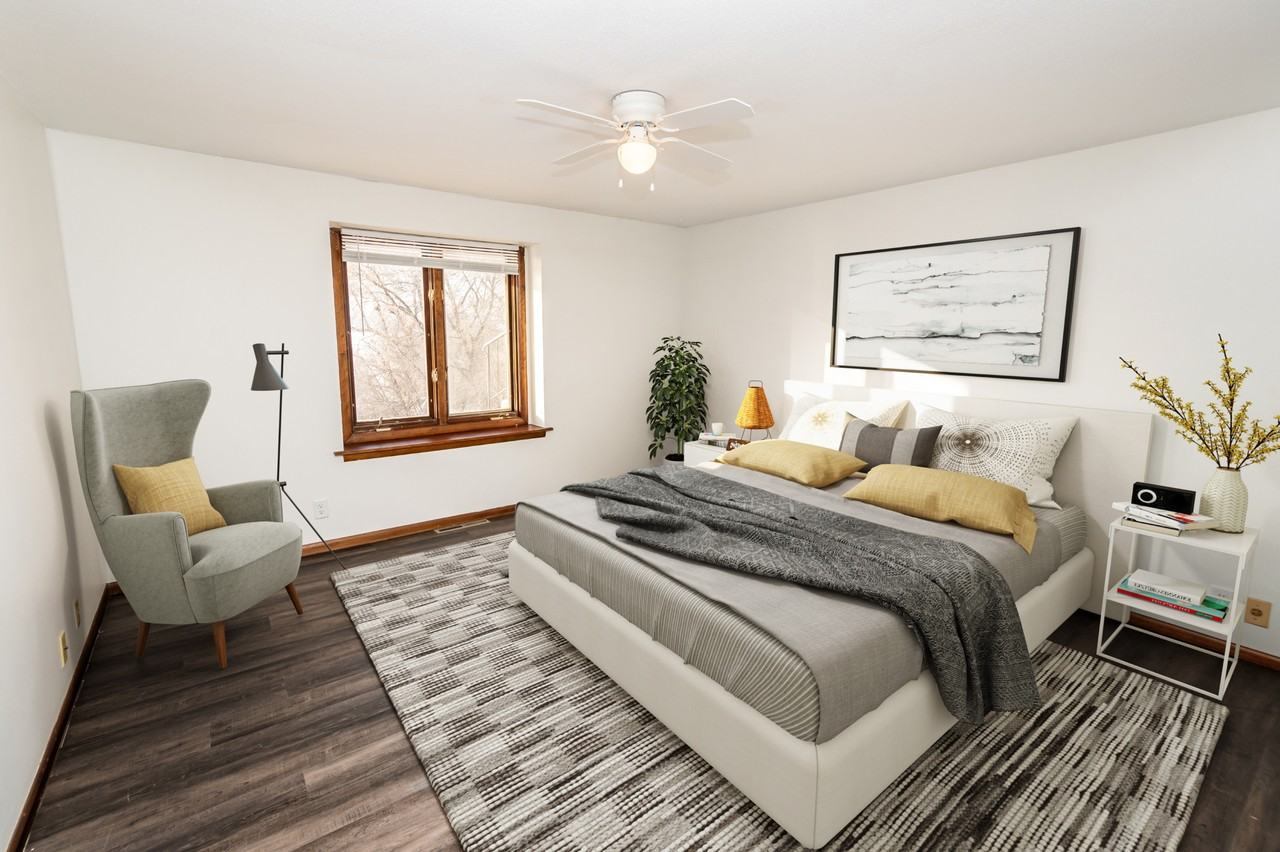 Greenwood Manor - Photo 5 of 29