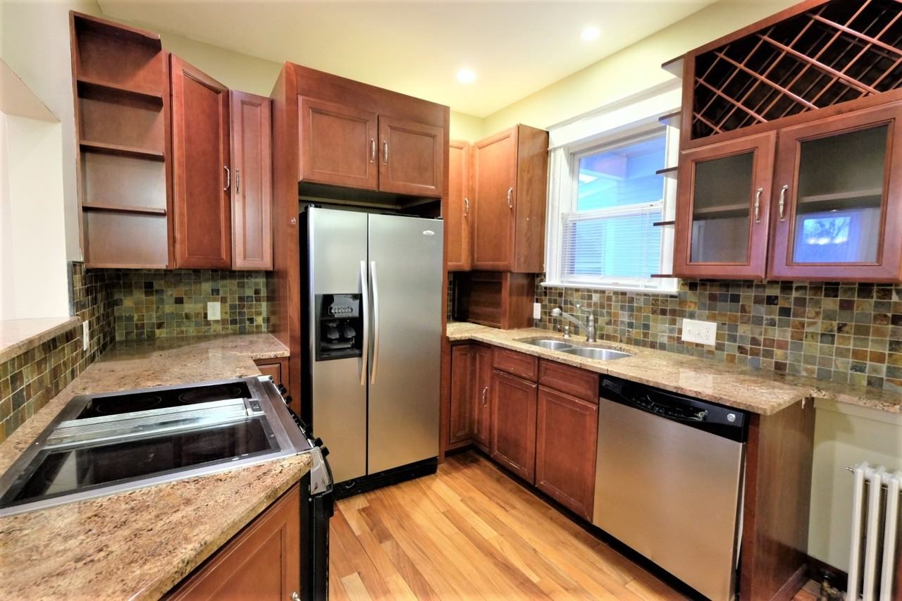 Linden Hills | 4127 - Photo 2 of 21