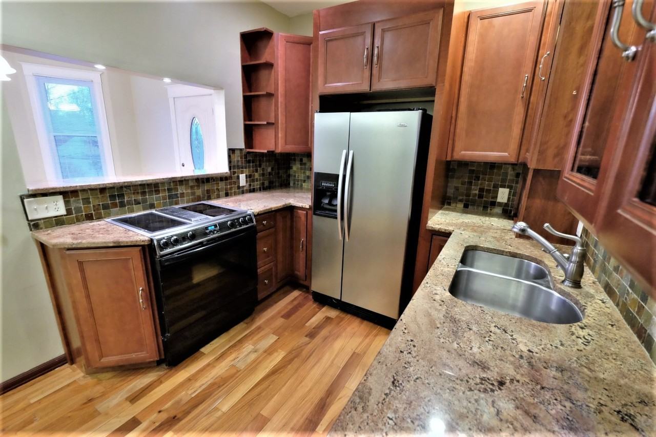 Linden Hills | 4127 - Photo 3 of 21