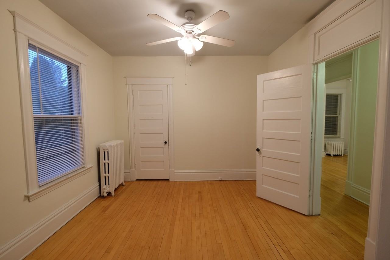 Linden Hills | 4127 - Photo 6 of 21