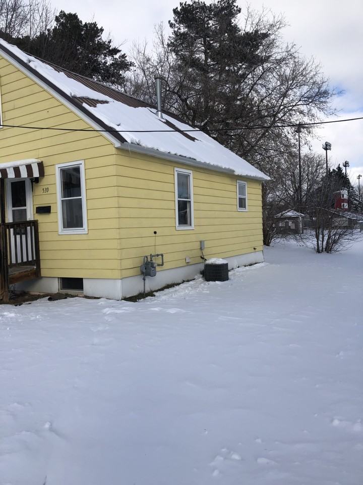 539 Elm St #1 - Photo 2 of 12