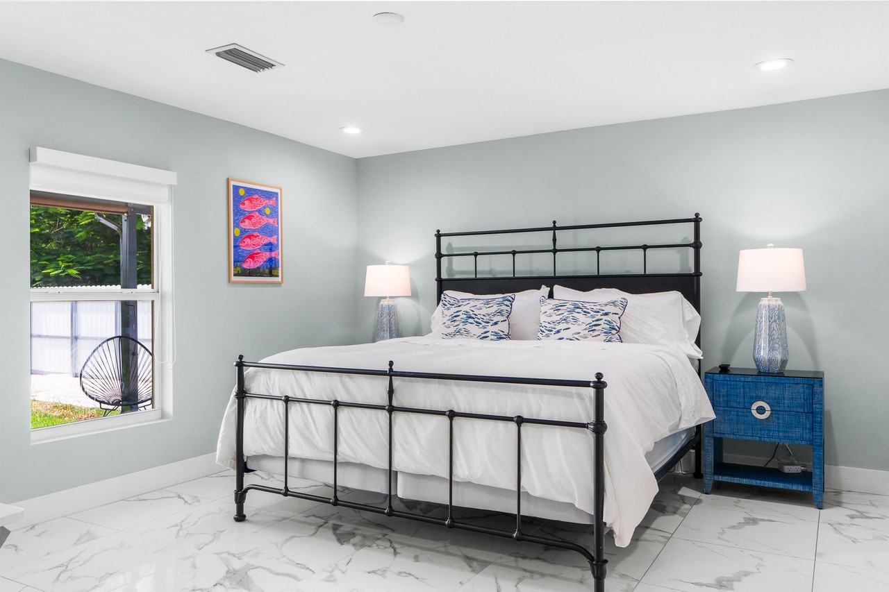 723 Hibiscus Drive - Photo 3 of 13