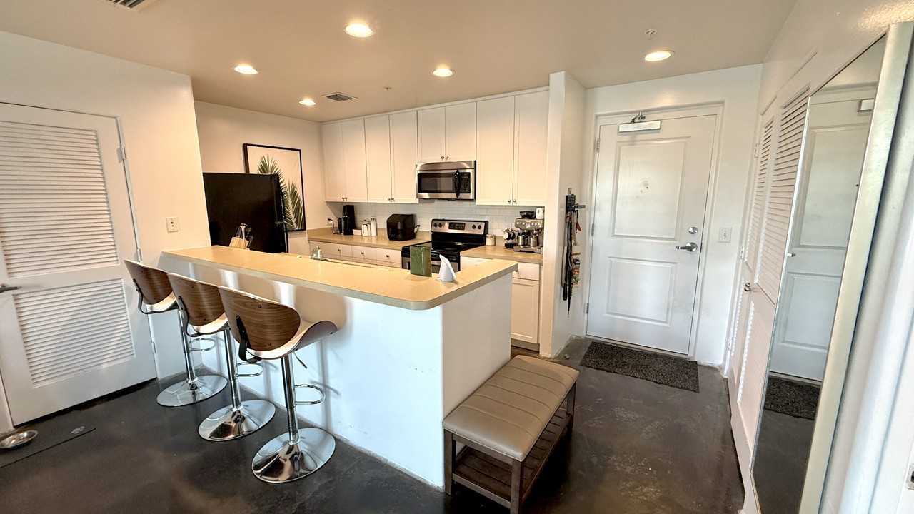 362 S Pennsylvania Ave - Photo 2 of 7