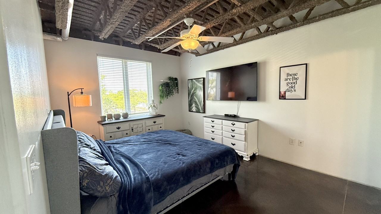 362 S Pennsylvania Ave - Photo 4 of 7