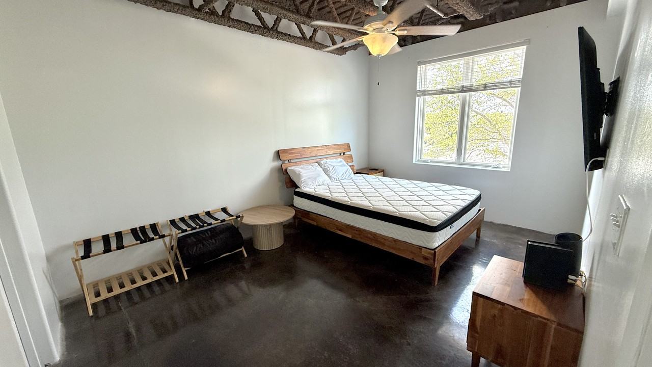 362 S Pennsylvania Ave - Photo 5 of 7