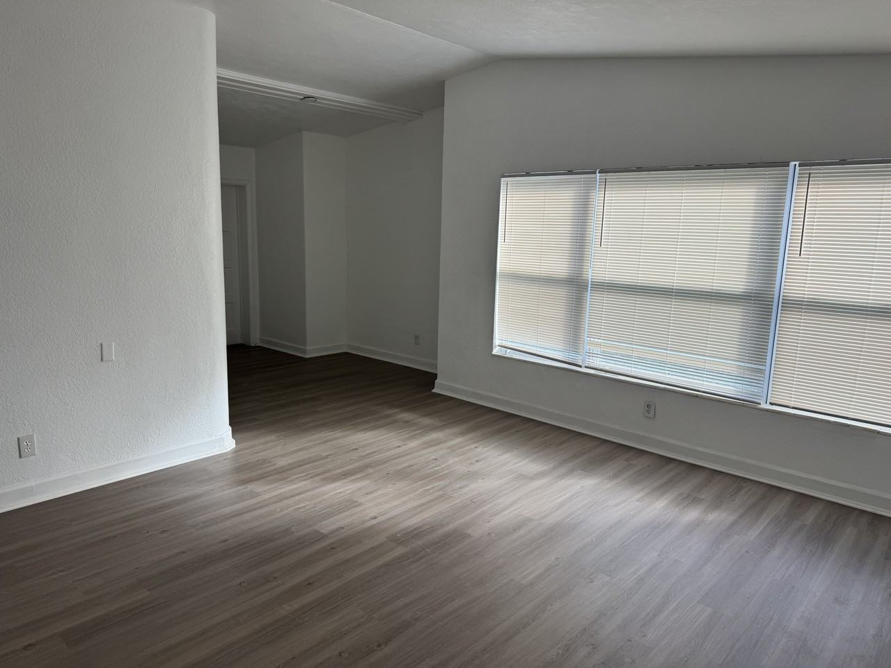 6410 N 20th St #1 - Photo 4 of 11