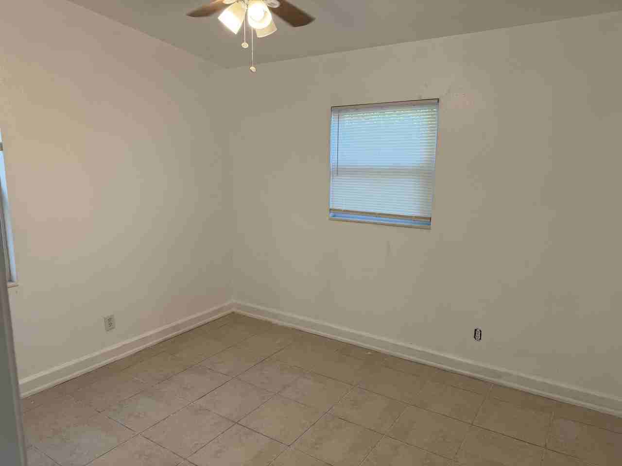 6410 N 20th St #1 - Photo 7 of 11