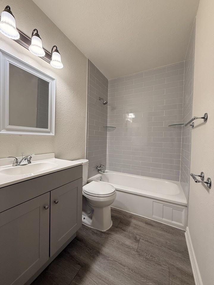 4909 Roanoke St #1 - Photo 5 of 9