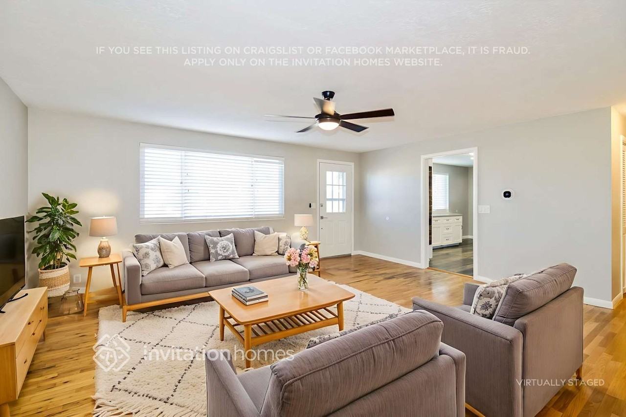 381 W Marquette Dr - Photo 5 of 25