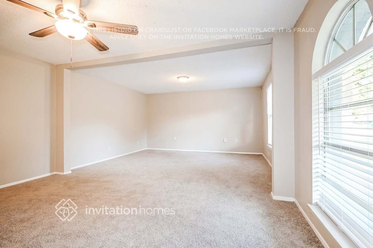 122 Cooper St - Photo 2 of 11