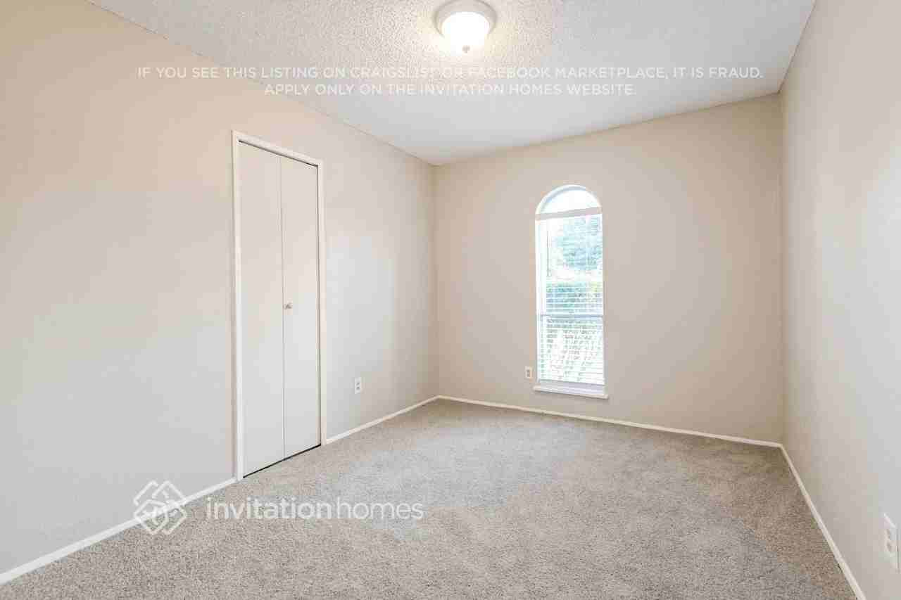 122 Cooper St - Photo 6 of 11