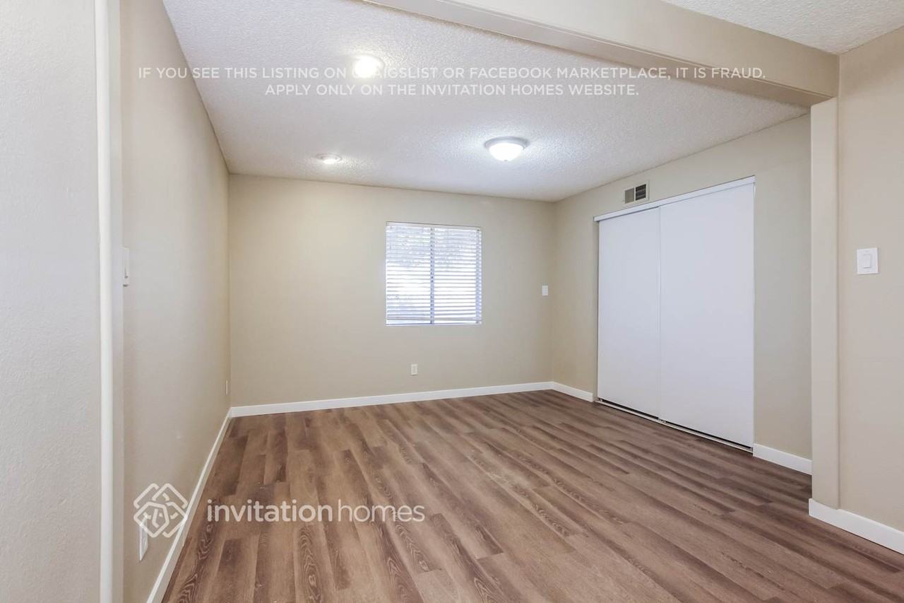 15218 N 38th St - Photo 7 of 17