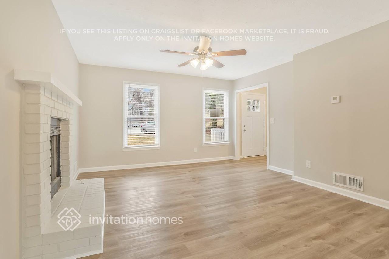 1648 Roman Point Dr - Photo 4 of 24