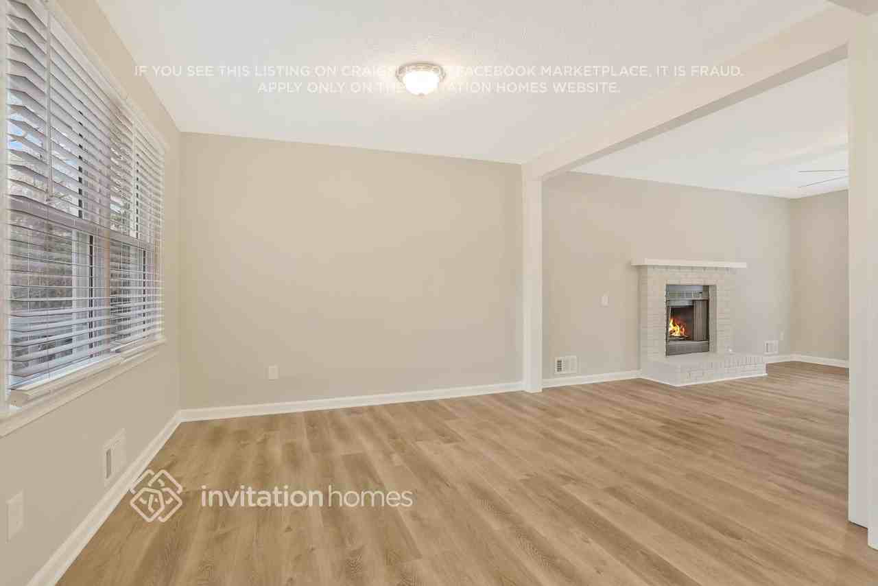 1648 Roman Point Dr - Photo 5 of 24