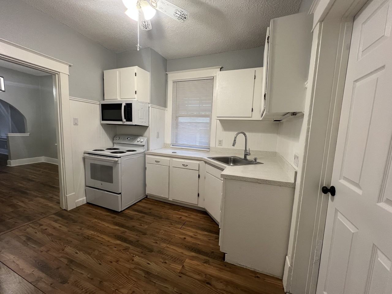 406 Tiffin Ave #1 - Photo 5 of 18