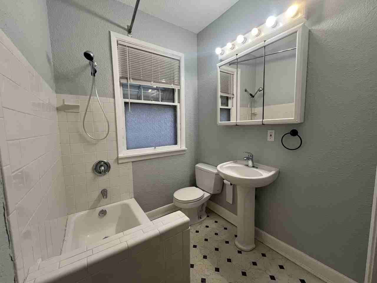 406 Tiffin Ave #1 - Photo 6 of 18