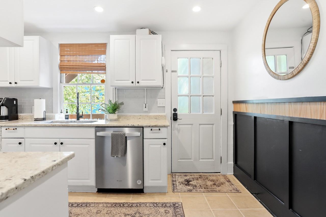 505 E Mcdonough St #B - Photo 7 of 16