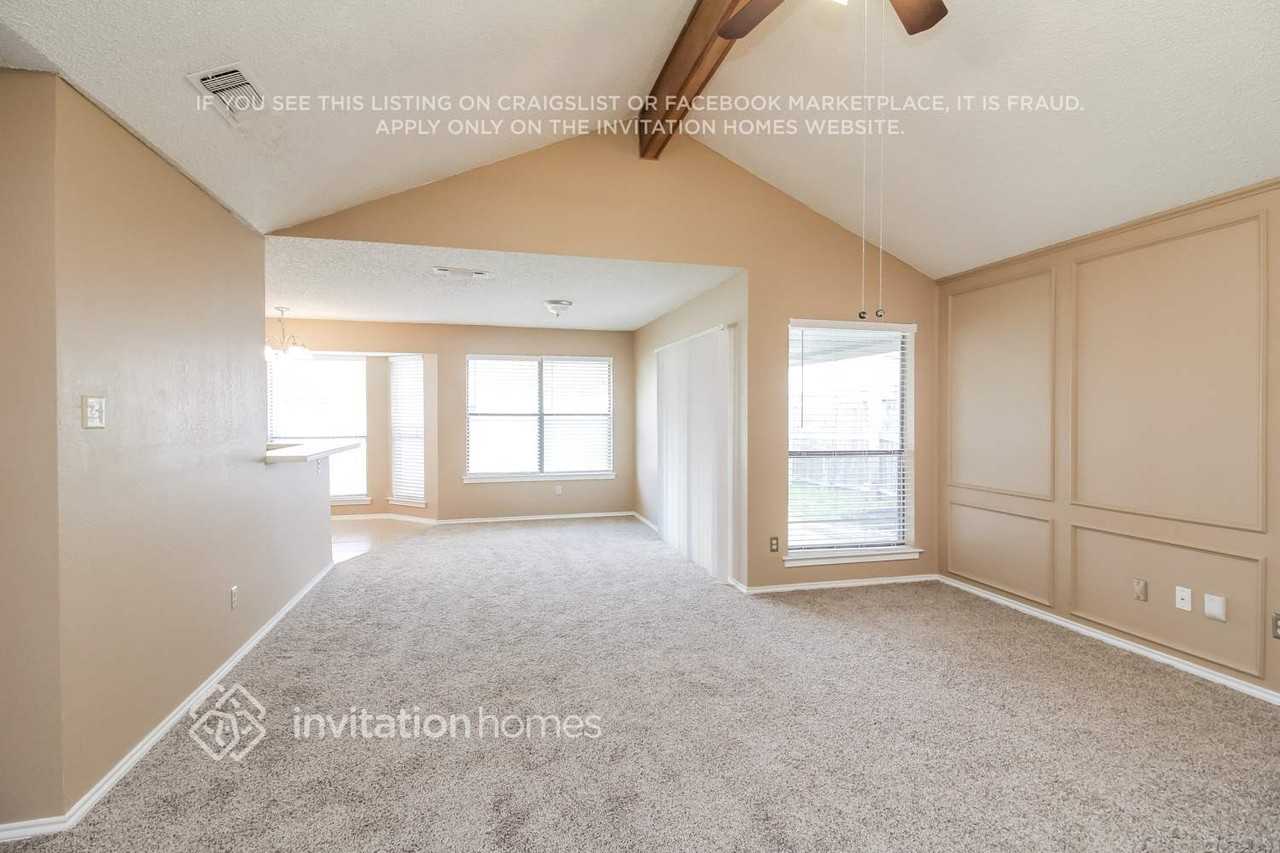 2127 Chapel Downs Dr - Photo 4 of 24