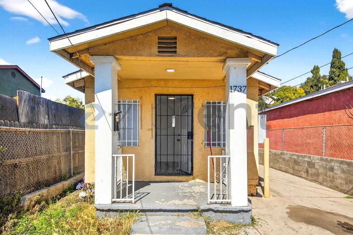 1737 E 108th St #1 - Photo 4 of 16