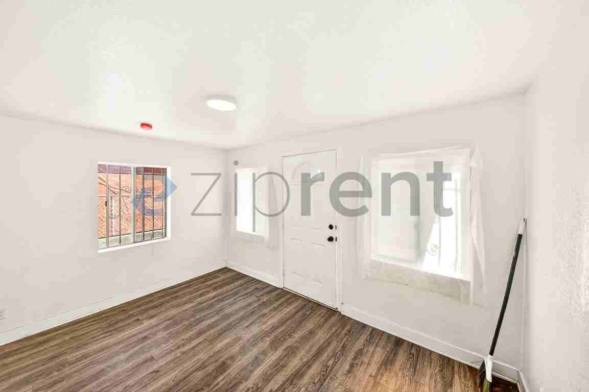 1737 E 108th St #1 - Photo 6 of 16