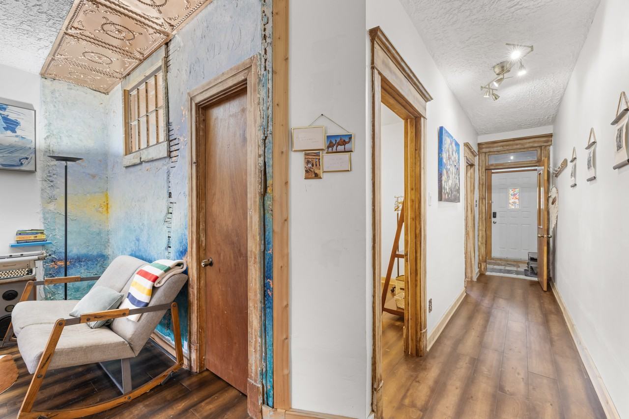 7506 Av. Casgrain - Photo 3 of 17